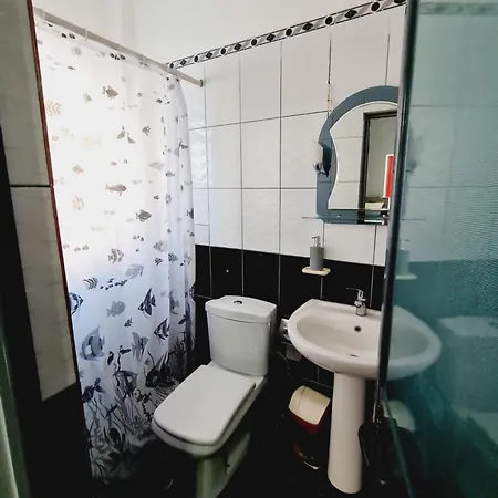 Gersina Ξενοδοχείο με διαμερίσματα Golem (Tirana)